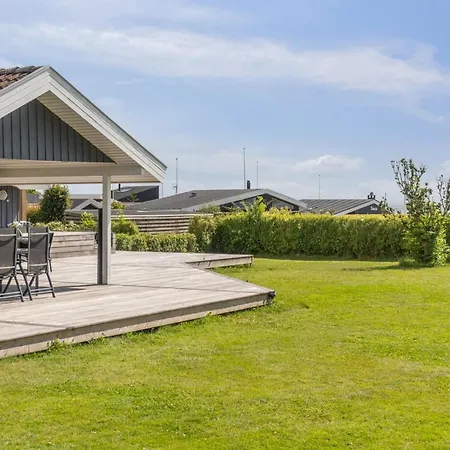 Nahele - 150m From The Sea By Interhome *