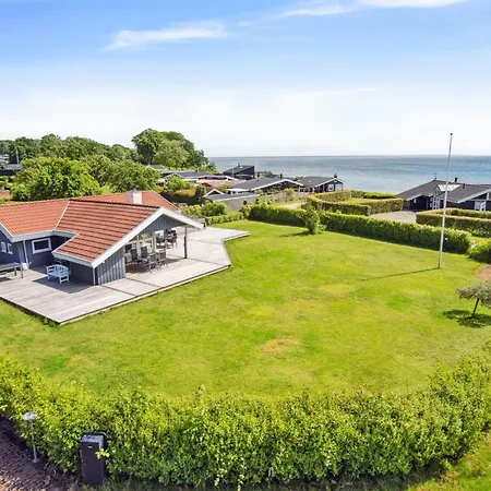 Nahele - 150m From The Sea By Interhome Feriehus